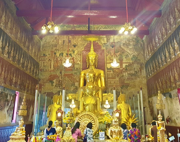 วัดมหาธาตุวรวิหาร จังหวัดเพชรบุรี